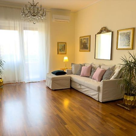 Elegant Apartment In City Center Cagliari Eksteriør billede